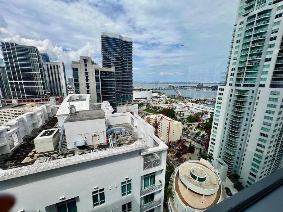 Apartamento Spacious Studio In The Heart Of Downtown Miami Exterior foto