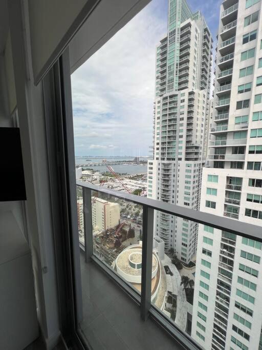 Apartamento Spacious Studio In The Heart Of Downtown Miami Exterior foto