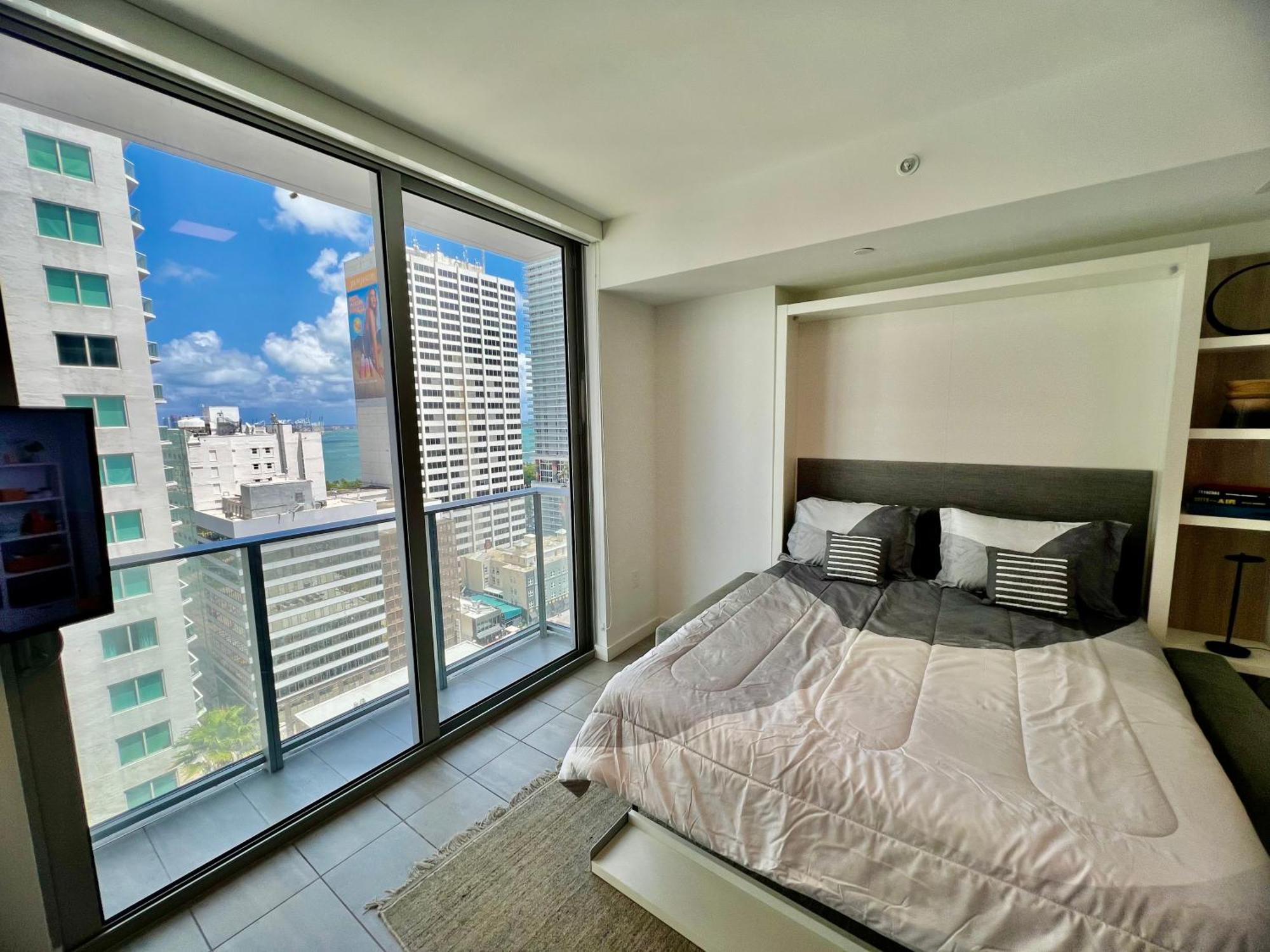 Apartamento Spacious Studio In The Heart Of Downtown Miami Exterior foto